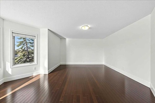 98 Hampstead Circle Nw, Calgary, AB - Indoor Photo Showing Other Room