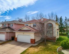 98 Hampstead Circle NW Calgary, AB T3A 5P1