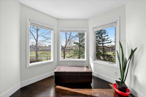 98 Hampstead Circle Nw, Calgary, AB - Indoor Photo Showing Other Room