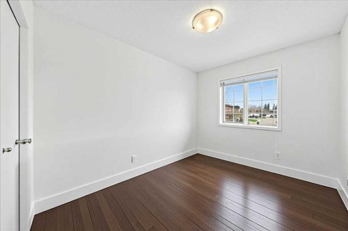 98 Hampstead Circle Nw, Calgary, AB - Indoor Photo Showing Other Room