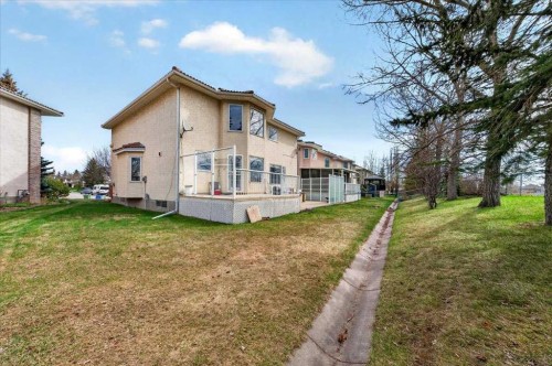 98 Hampstead Circle Nw, Calgary, AB - Outdoor With Deck Patio Veranda