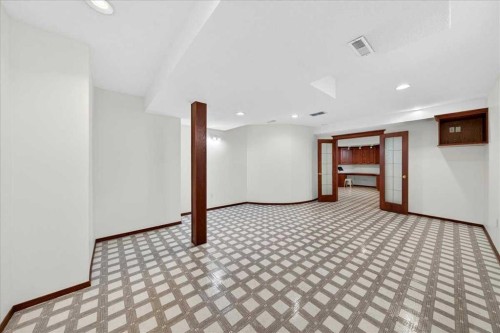 98 Hampstead Circle Nw, Calgary, AB - Indoor Photo Showing Other Room