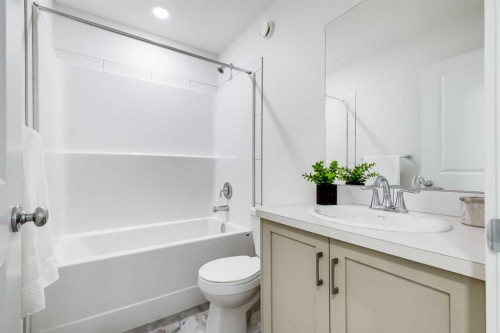 172 Belmont Way Sw, Calgary, AB - Indoor Photo Showing Bathroom