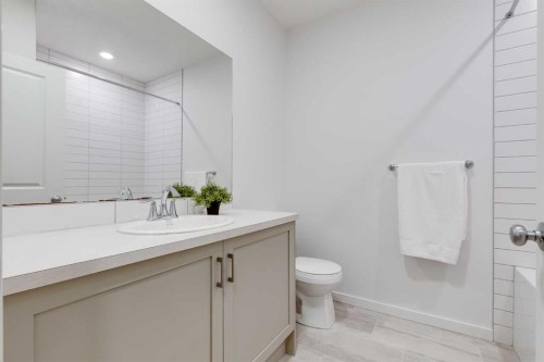 172 Belmont Way Sw, Calgary, AB - Indoor Photo Showing Bathroom