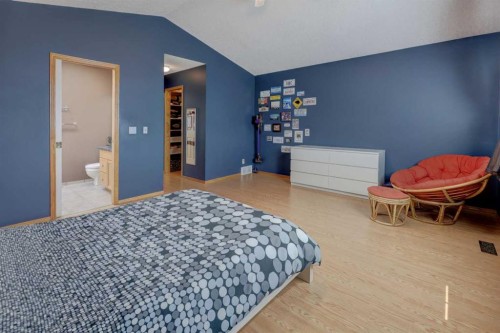 189 Citadel Crest Park Nw, Calgary, AB - Indoor Photo Showing Bedroom