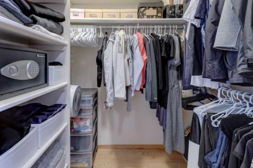 189 Citadel Crest Park Nw, Calgary, AB - Indoor With Storage