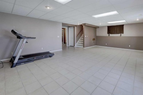 189 Citadel Crest Park Nw, Calgary, AB - Indoor Photo Showing Gym Room