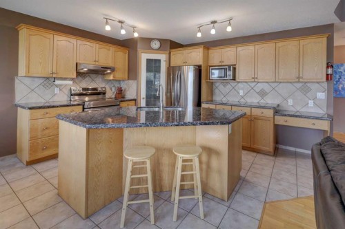 189 Citadel Crest Park Nw, Calgary, AB - Indoor Photo Showing Kitchen