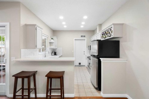 101-1997 Sirocco Drive Sw, Calgary, AB - Indoor
