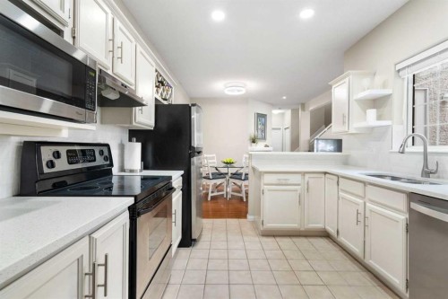 101-1997 Sirocco Drive Sw, Calgary, AB - Indoor Photo Showing Kitchen