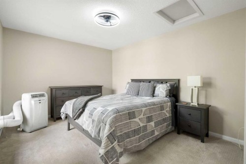 101-1997 Sirocco Drive Sw, Calgary, AB - Indoor Photo Showing Bedroom