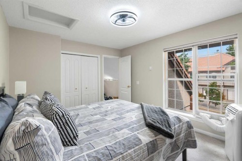 101-1997 Sirocco Drive Sw, Calgary, AB - Indoor Photo Showing Bedroom