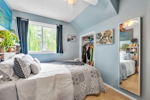 5820 Dalmead Crescent Nw, Calgary, AB - Indoor Photo Showing Bedroom