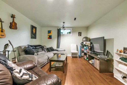 5820 Dalmead Crescent Nw, Calgary, AB - Indoor Photo Showing Living Room