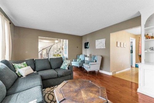 5820 Dalmead Crescent Nw, Calgary, AB - Indoor Photo Showing Living Room