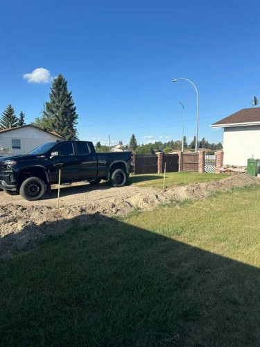 1219 68 Street Ne, Calgary, AB - Outdoor