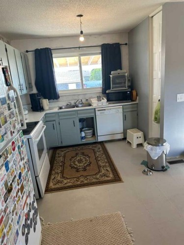 1219 68 Street Ne, Calgary, AB - Indoor