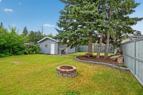 6324 Bowmont Crescent Nw, Calgary, AB - Outdoor