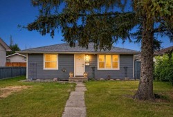 6324 Bowmont Crescent NW Calgary, AB T3B 2H4