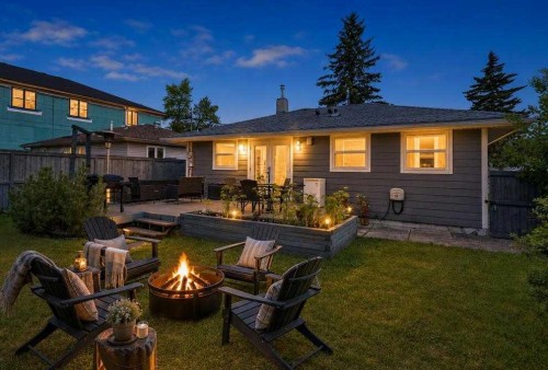 6324 Bowmont Crescent Nw, Calgary, AB - Outdoor