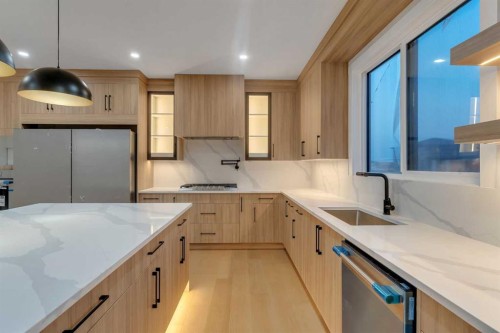 135 South Shore Road, Chestermere, AB - Indoor Photo Showing Kitchen With Upgraded Kitchen