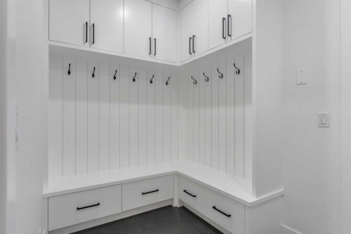 135 South Shore Road, Chestermere, AB - Indoor