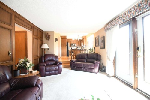 168 Templewood Drive Ne, Calgary, AB - Indoor Photo Showing Living Room