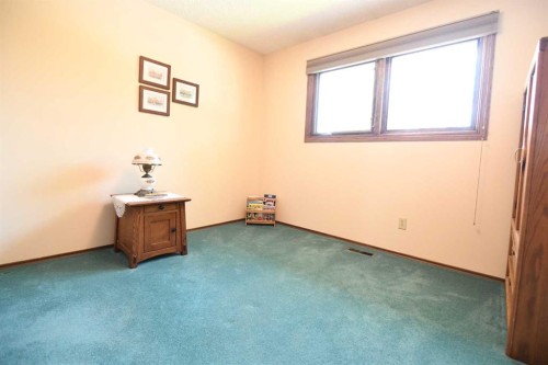 168 Templewood Drive Ne, Calgary, AB - Indoor Photo Showing Other Room