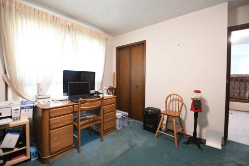 168 Templewood Drive Ne, Calgary, AB - Indoor Photo Showing Office