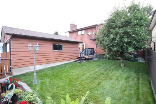 168 Templewood Drive Ne, Calgary, AB - Outdoor With Exterior