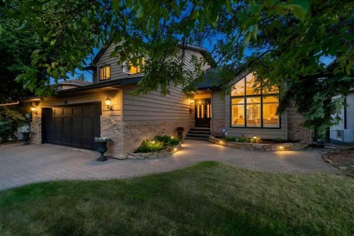 95 Woodridge Close Sw, Calgary, AB - Outdoor