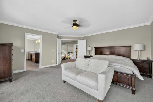 95 Woodridge Close Sw, Calgary, AB - Indoor Photo Showing Bedroom