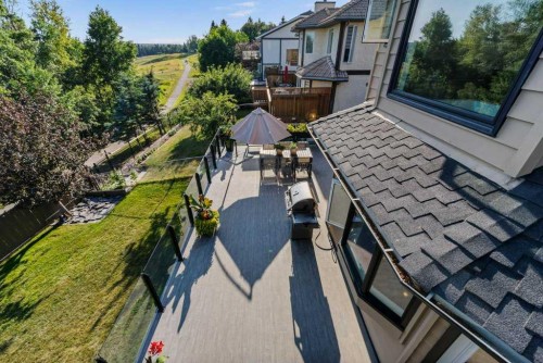 95 Woodridge Close Sw, Calgary, AB - Outdoor