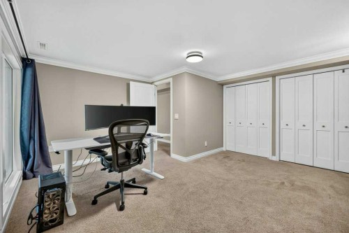95 Woodridge Close Sw, Calgary, AB - Indoor Photo Showing Office