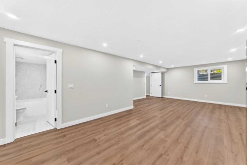 704 Malvern Drive Ne, Calgary, AB - Indoor