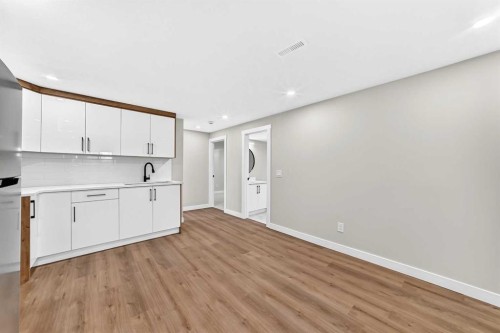 704 Malvern Drive Ne, Calgary, AB - Indoor