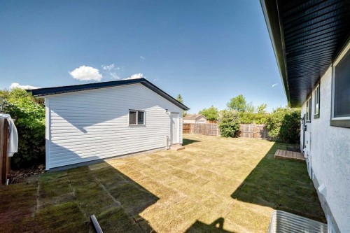 704 Malvern Drive Ne, Calgary, AB - Outdoor With Exterior