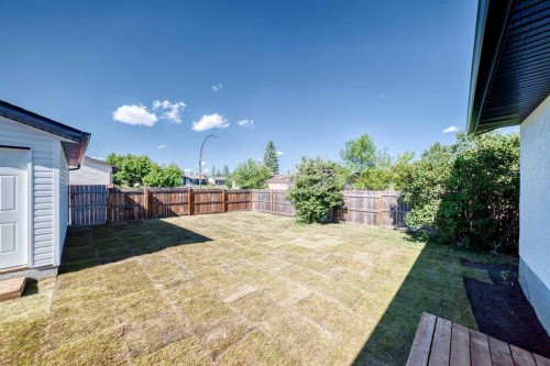 704 Malvern Drive Ne, Calgary, AB - Outdoor