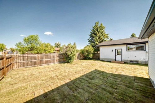 704 Malvern Drive Ne, Calgary, AB - Outdoor