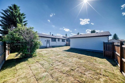 704 Malvern Drive Ne, Calgary, AB - Outdoor