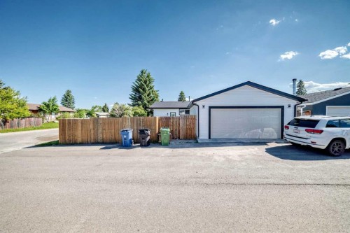 704 Malvern Drive Ne, Calgary, AB - Outdoor
