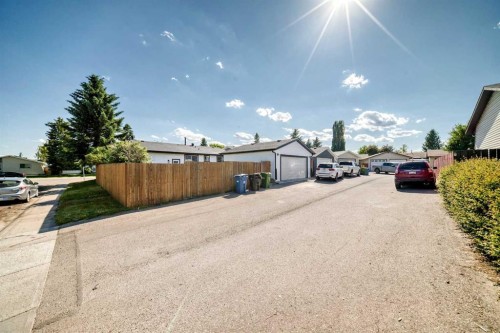 704 Malvern Drive Ne, Calgary, AB - Outdoor