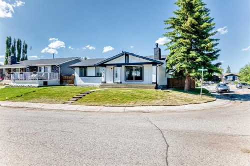 704 Malvern Drive Ne, Calgary, AB - Outdoor