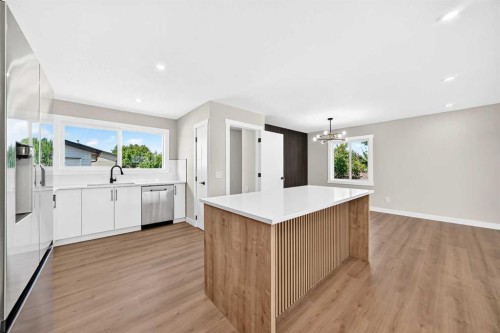 704 Malvern Drive Ne, Calgary, AB - Indoor Photo Showing Kitchen
