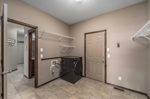 173 Pantego Road Nw, Calgary, AB - Indoor Photo Showing Laundry Room