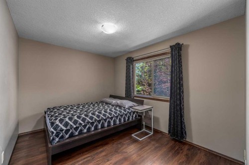 173 Pantego Road Nw, Calgary, AB - Indoor Photo Showing Bedroom