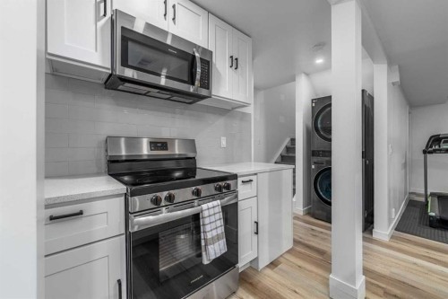 173 Pantego Road Nw, Calgary, AB - Indoor Photo Showing Kitchen