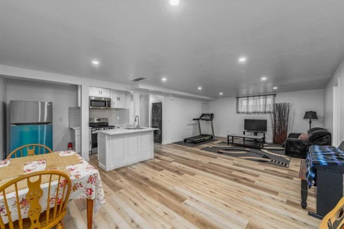 173 Pantego Road Nw, Calgary, AB - Indoor