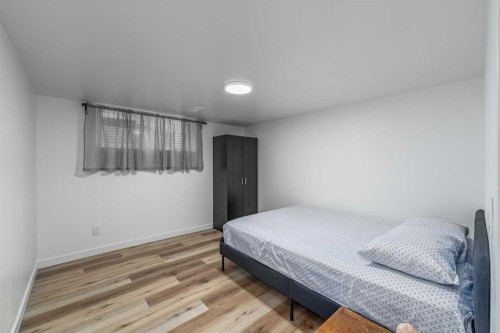 173 Pantego Road Nw, Calgary, AB - Indoor Photo Showing Bedroom