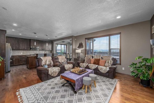 173 Pantego Road Nw, Calgary, AB - Indoor Photo Showing Living Room